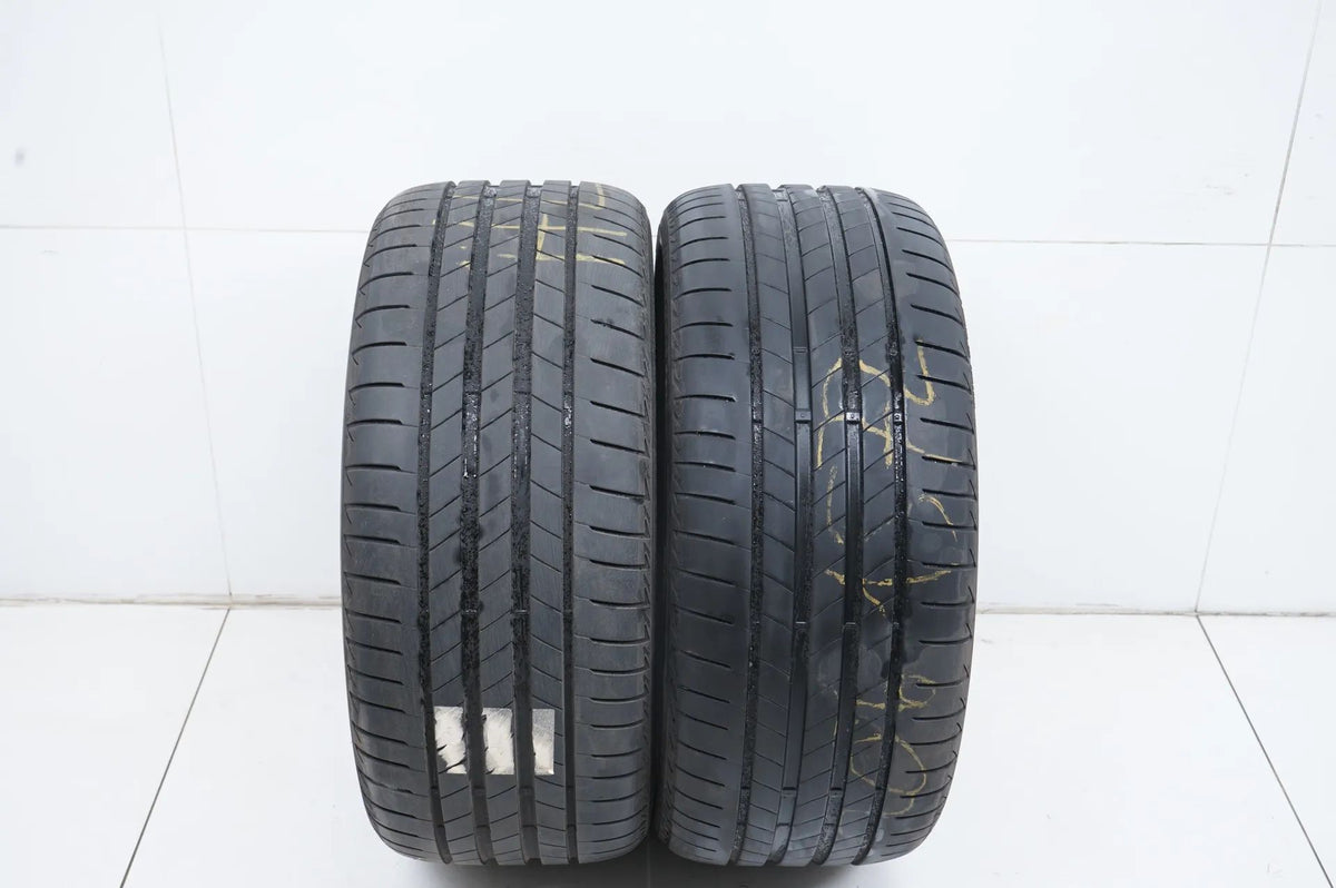 2x Bridgestone summer tires 255 40 18 inch DOT20 approx. 5.5mm tread depth RFT Detail view 2