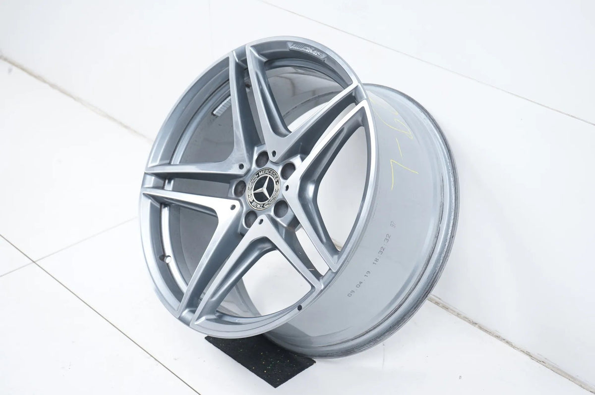 1 x Mercedes C63 Coupe AMG W205 hliníkový disk 19 palců A2054016200 Detailní zobrazení 4