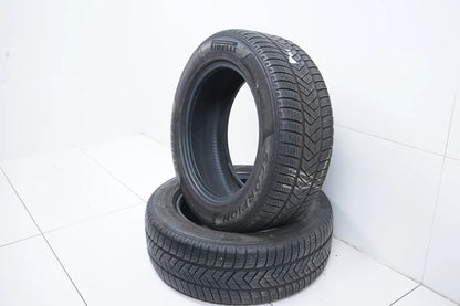 2x Pirelli winter tires 235 60 18 inch DOT19/17 MO approx. 4.5mm tread depth