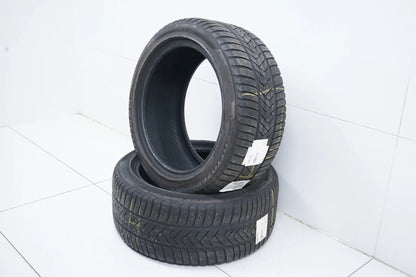 2x Winterreifen 275 40 18 Zoll Pirelli ca.4 mm DOT21/19 MO