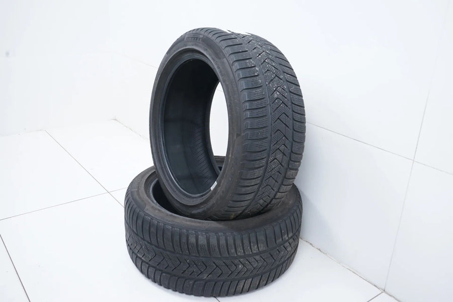 2x Winterreifen 275 40 18 Zoll Pirelli ca.4 mm DOT21/20 MO