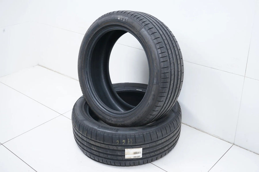 2 x Summer tires 235 50 20 inch Pirelli DOT23 approx. 4 mm