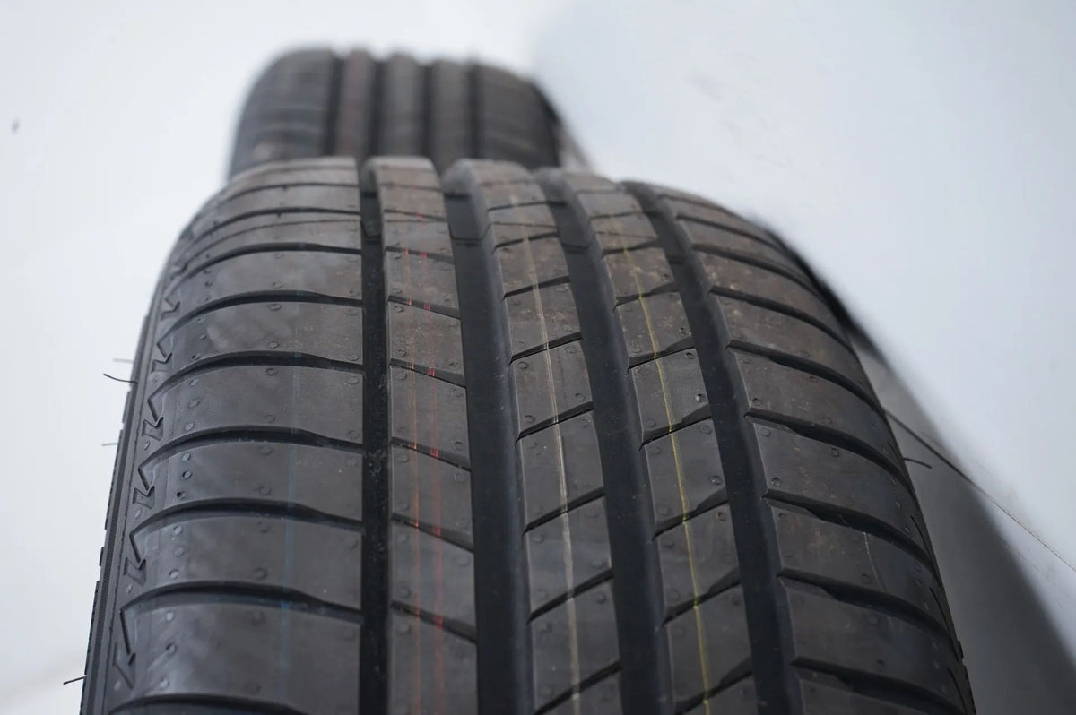 Pneus été neufs pour Mercedes Classe C W206, jantes été 18 pouces Vue détaillée 11
