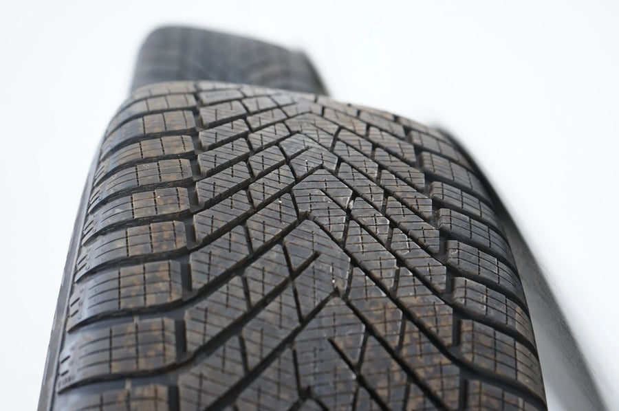 Audi Q5 GU 8MA hliníková kola, zimní pneumatiky, zimní kola 255 45 20 palců 8MA601025G