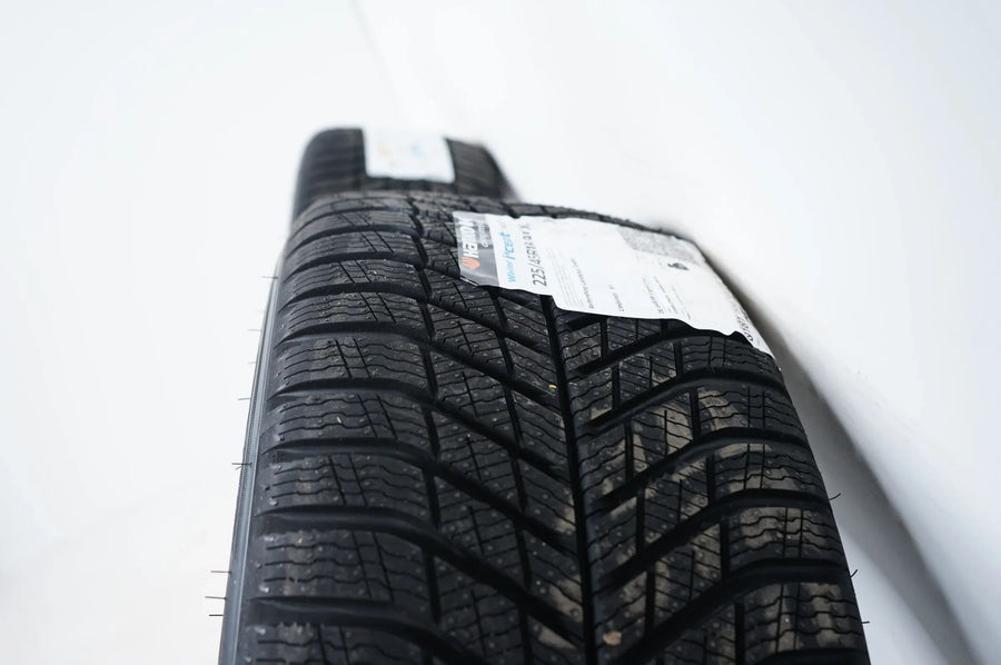 Mercedes CLA W178 Winterräder NEU Winterreifen 18 Zoll A1784010000