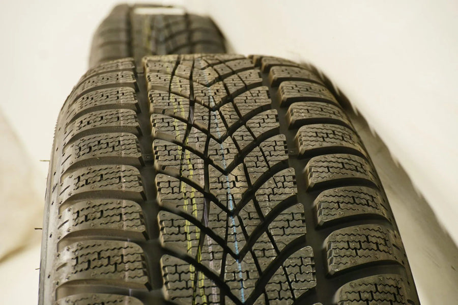 Original Mercedes GLA X156W156 jantes alu roues hiver pneus hiver 215 55 R18 8mm