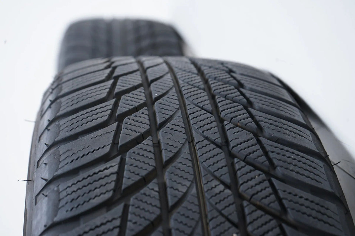 MINI Countryman F60 winter tires/wheels 205/60 R17 inch Detailansicht 11
