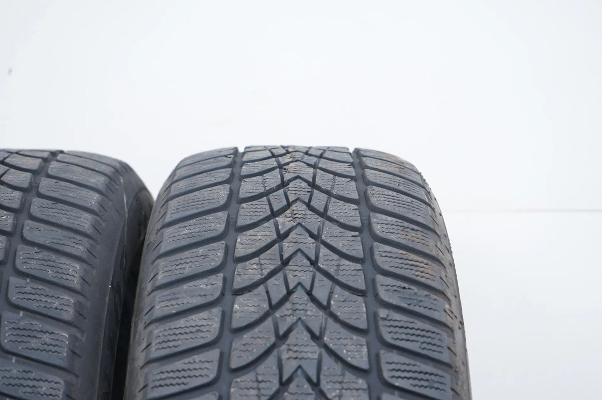 2 pneus hiver Dunlop 215/55 R18 pouces, profondeur de sculpture d'environ 4 mm, DOT19 MO RFT Vue détaillée 5