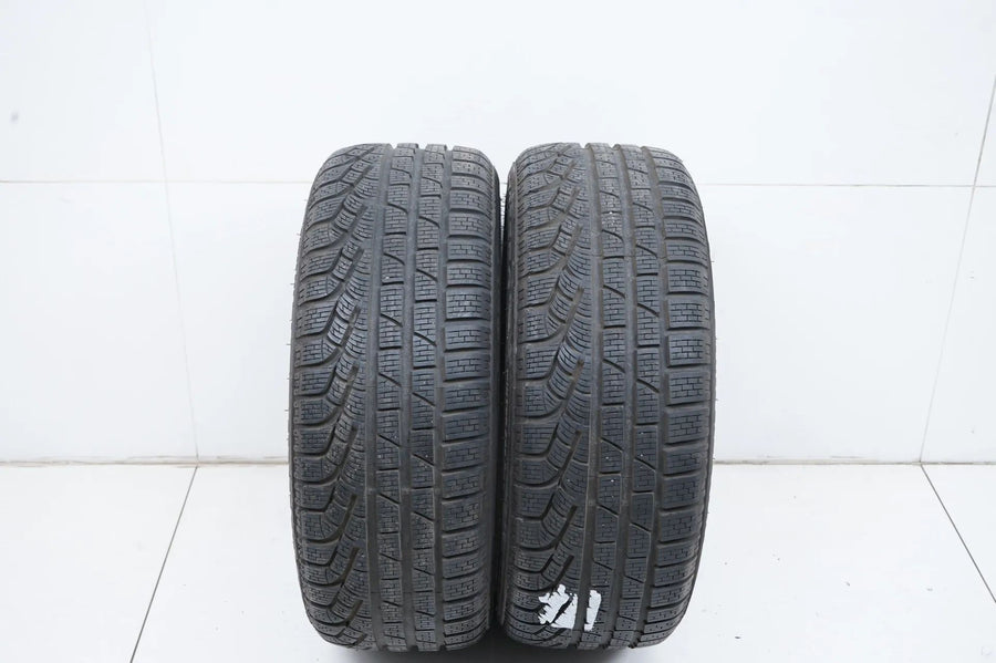 2x Winterreifen Pirelli 215 45 18 Zoll DOT18 ca.7mm MO