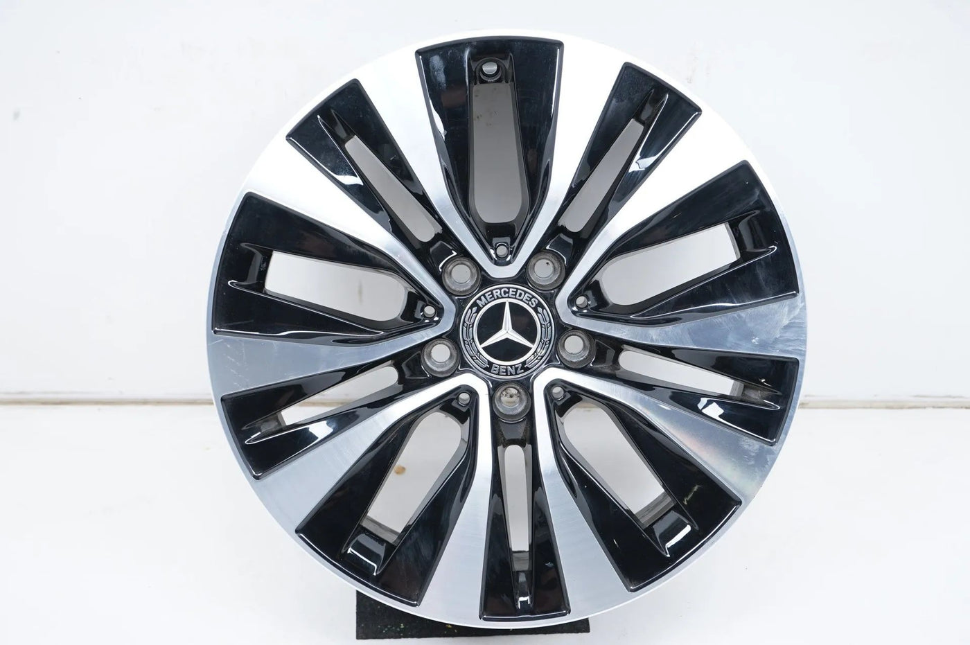 1 x Jante alliage Mercedes Classe A B W177 W247 16 pouces A1774010000