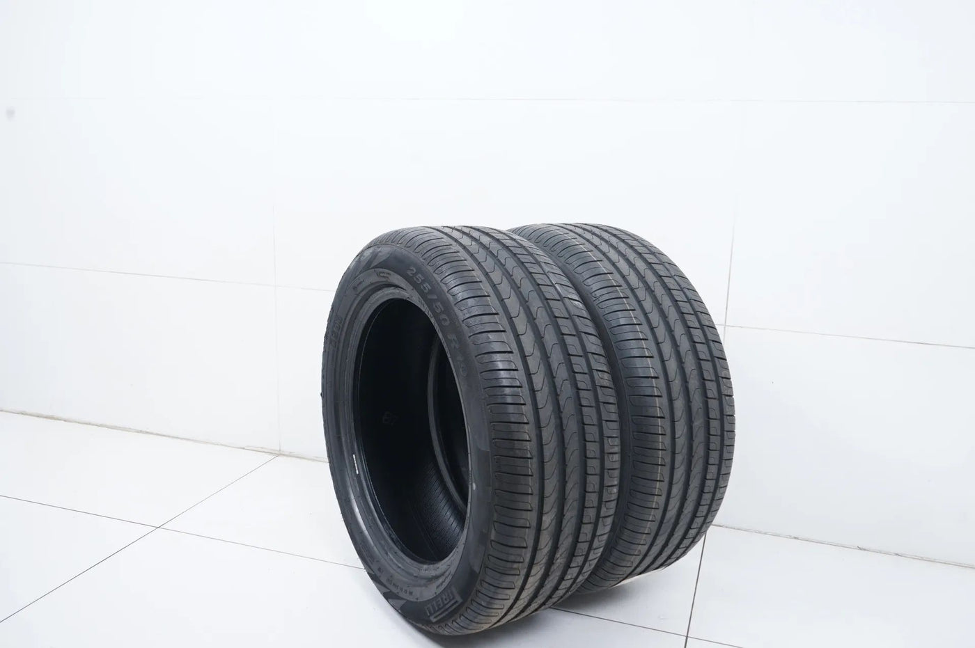 2x DEMO summer tires Pirelli 255 50 19 inch DOT19 MO