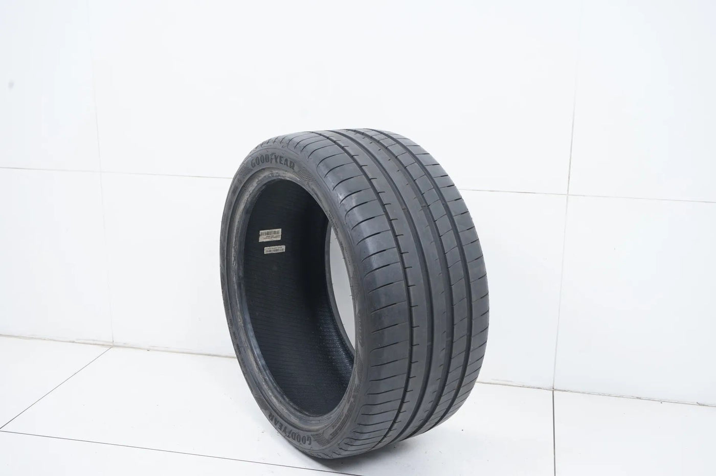 1 x Sommerreifen Goodyear 275 35 19 Zoll DOT20 ca.6mm