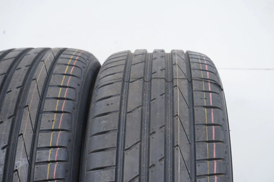 2 x DEMO Sommerreifen Hankook 225 45 18 Zoll DOT22 MO RFT