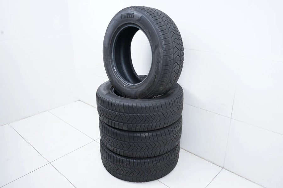 4x Winterreifen Pirelli 235 65 17 Zoll DOT20 MO ca.4 mm