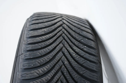 Audi A1 GB Winterräder Winterreifen 205 60 R16 82A601025C 7mm