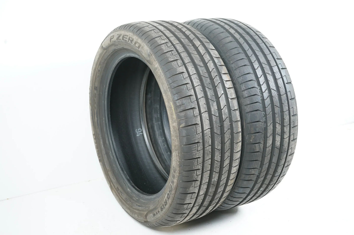 2x pneus été Pirelli PZ4 235 50 19 pouces DOT24/22 env.7mm MO