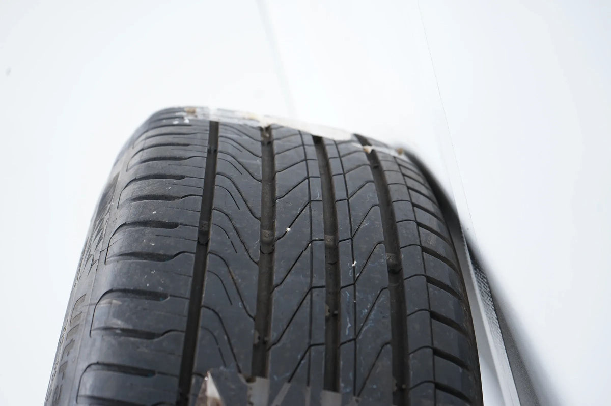 Volkswagen VW Touran 2 Summer Wheels Summer Tires 215 45 18 Inch Detailansicht 11