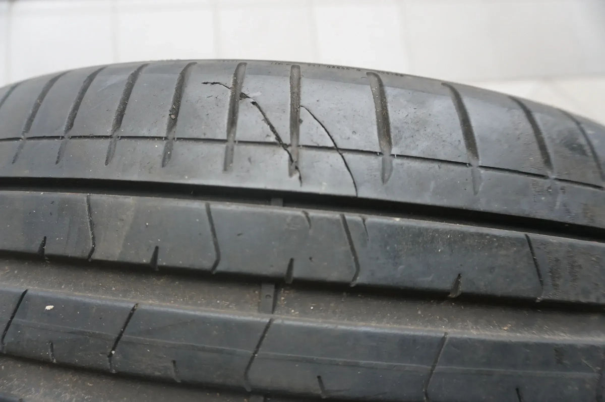1 X 225 40 R19 93Y Sommerreifen Pirelli P Zero PZero * 5,5mm 2021 Detailansicht 5