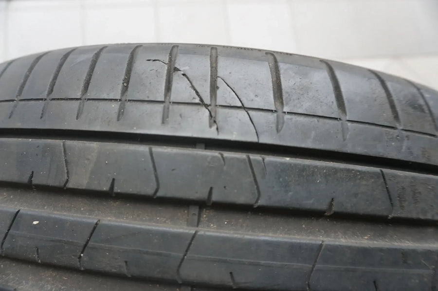 1 X 225 40 R19 93Y Sommerreifen Pirelli P Zero PZero * 5,5mm 2021