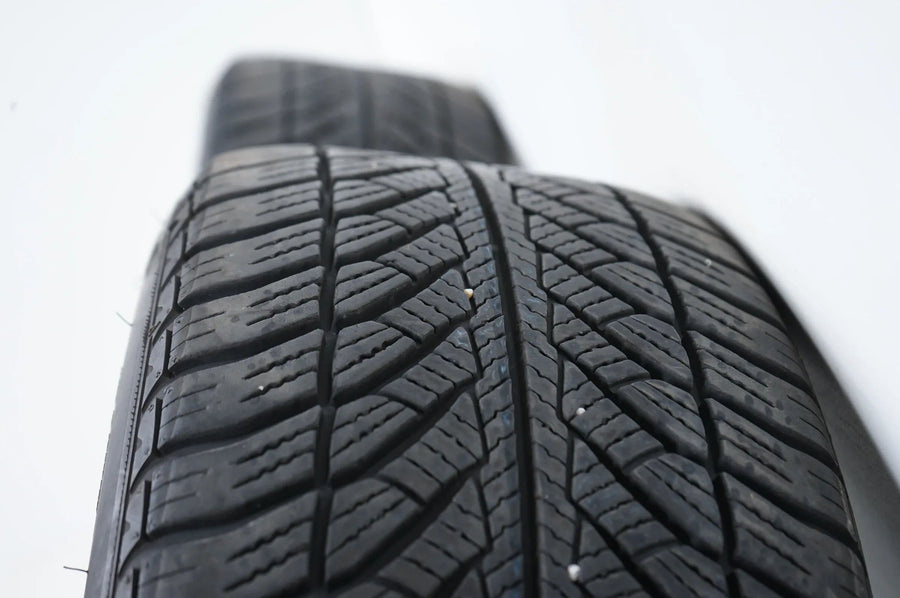 BMW Serie 5 G30 G31 pneumatici invernali ruote invernali 245 45 18 pollici 632