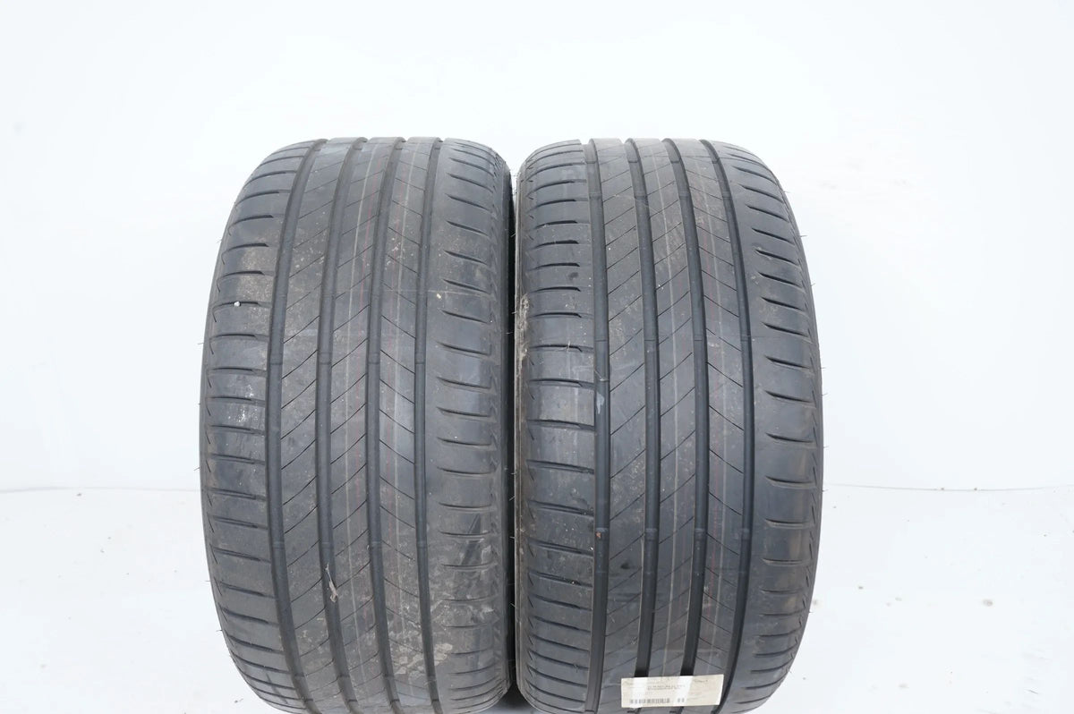 2 x Demo Summer Tires Bridgestone 285 35 20 Inch DOT20 MO Detailansicht 2