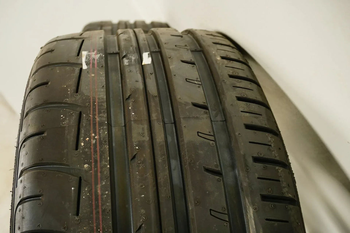 Mercedes CLS W257 AMG Alloy Wheels Summer Tires 245 40 275 35 R 19 Inch Detailansicht 12
