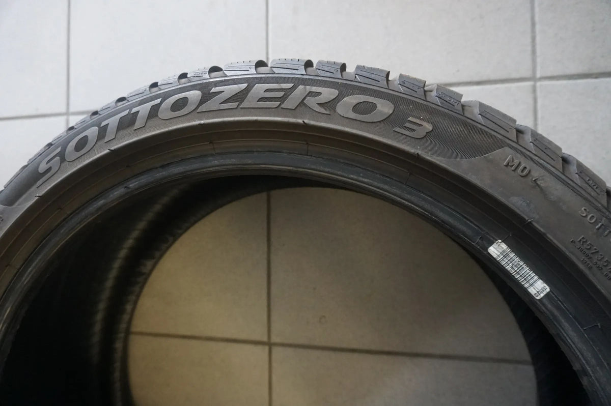 1 X 225 40 R19 93H Winterreifen Pirelli Winter SottoZero 3 MO 2022 7mm Detailansicht 3