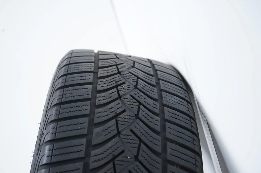 Mercedes C Klasse W206 Winterräder Winterreifen 225 45 18 Zoll A2064016200