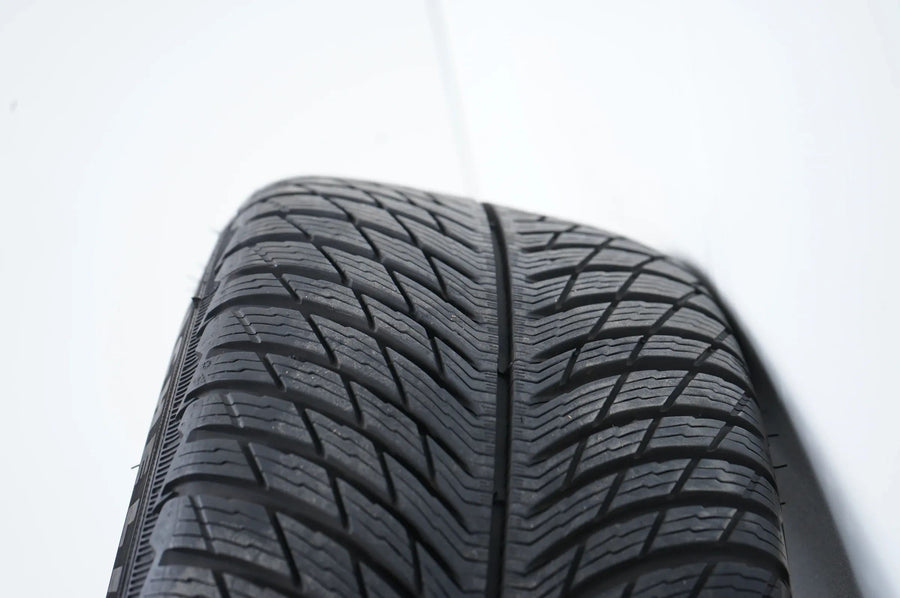 Mercedes C43 AMG W206 Winterreifen Winterräder 235 45 18 Zoll