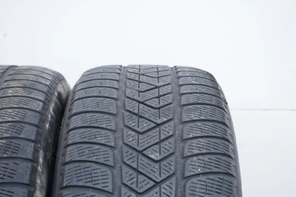 2 x Winterreifen Pirelli 235 55 19 Zoll DOT20/17 ca.4 mm MO RFT