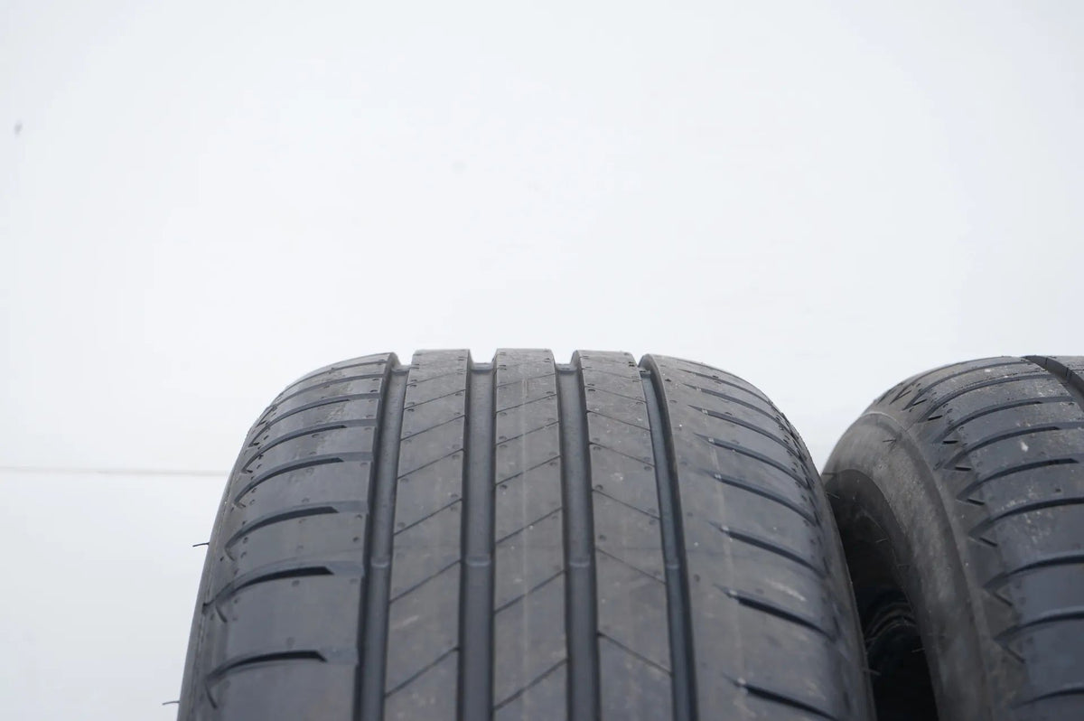 2 x DEMO Sommerreifen Bridgestone 235 55 18 Zoll DOT23 MO Detailansicht 4