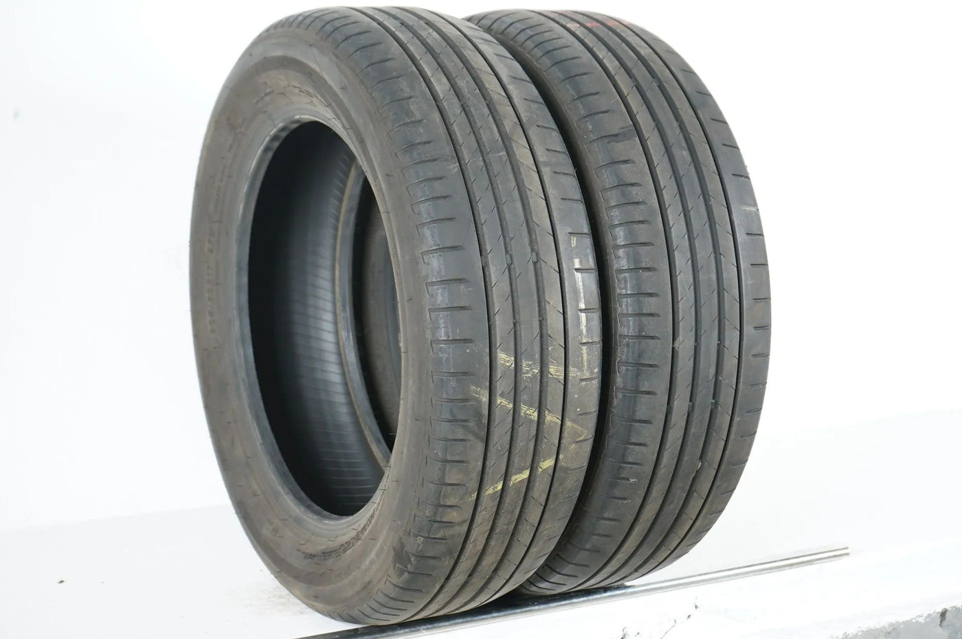 2 x Sommerreifen Bridgestone 205 60 17 Zoll DOT22 ca.4mm Bmw*