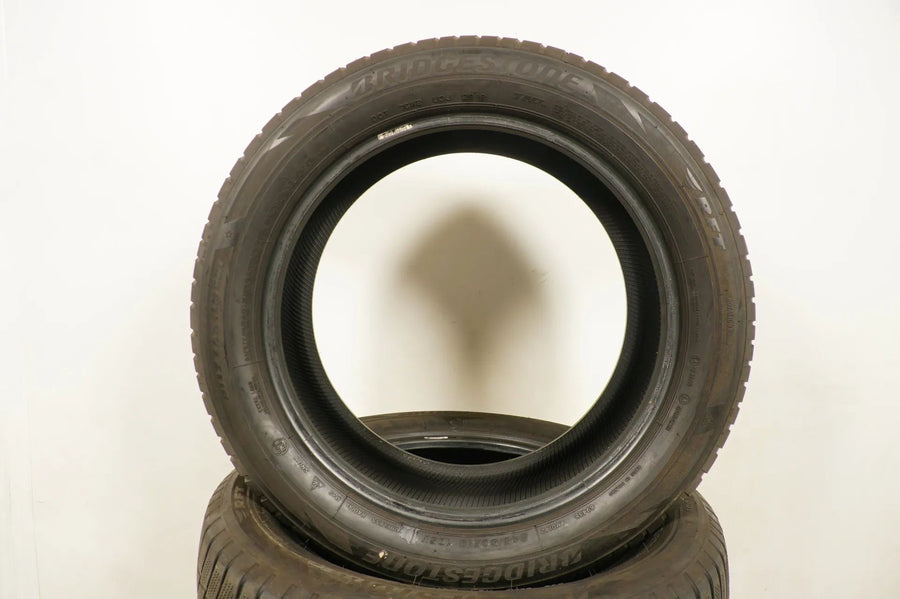 4 pneus hiver Bridgestone 245/50 R19 pouces DOT18 BMW*, profondeur de sculpture d'environ 5 mm, RFT