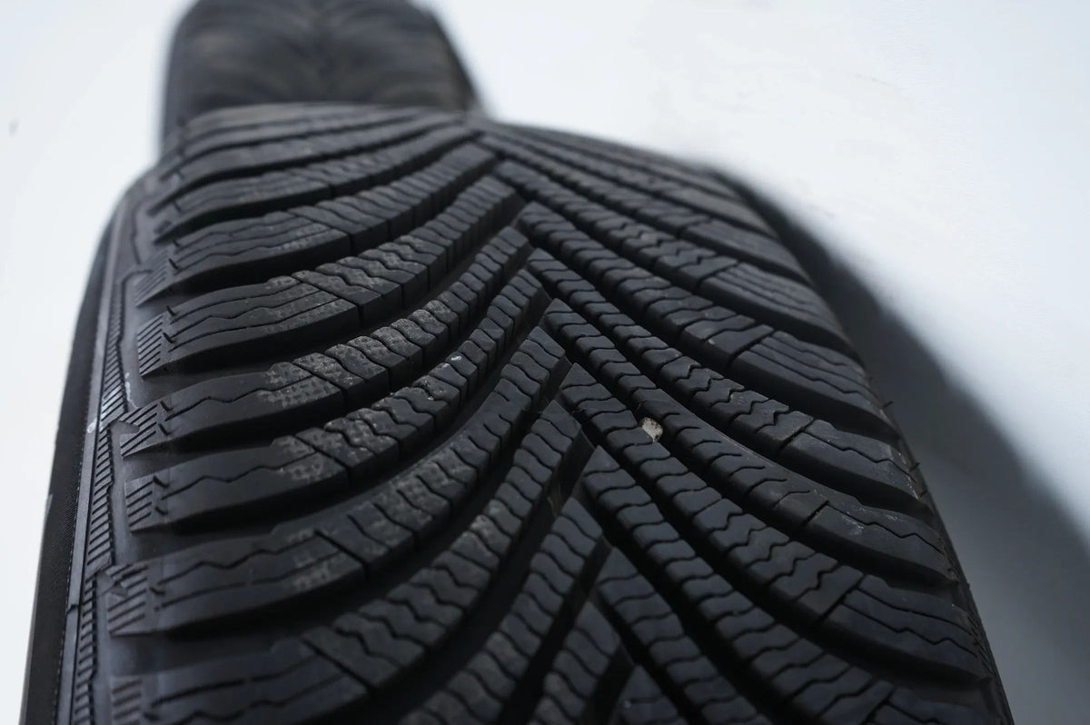 Like New Audi A1 2GB Winter Wheels Winter Tires 205 60 16 Inch 8mm Detailansicht 8