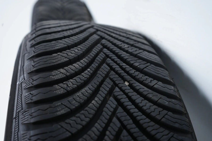 Like New Audi A1 2GB Winter Wheels Winter Tires 205 60 16 Inch 8mm