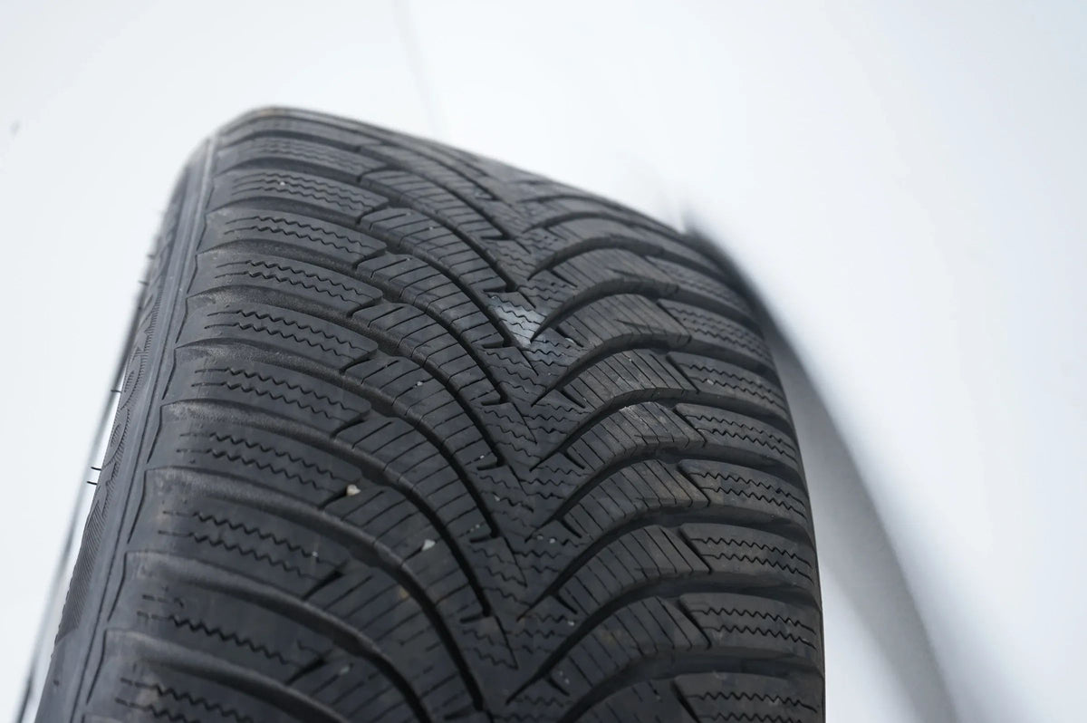 Audi A4 B7 Winterräder Winterreifen 225 45 17 Zoll 7,5J ET36 Detailansicht 11