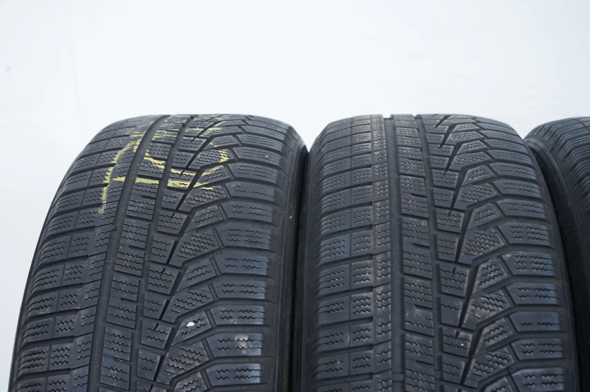 4 pneus hiver Hankook 225 50 17 pouces DOT21 environ 4mm RFT Detailansicht 4
