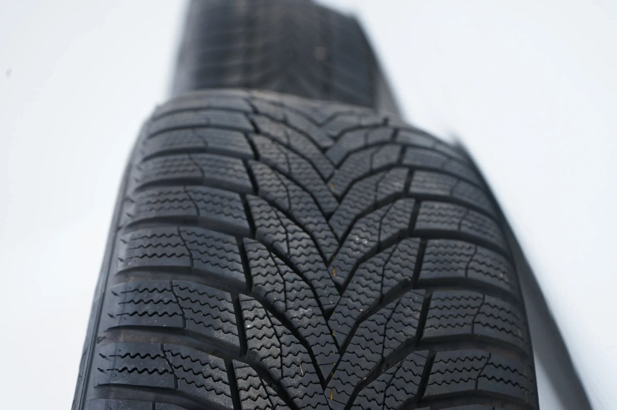 Honda CR-V HRV Land Rover winterwielen winterbanden 235 45 18 inch Detailweergave 10