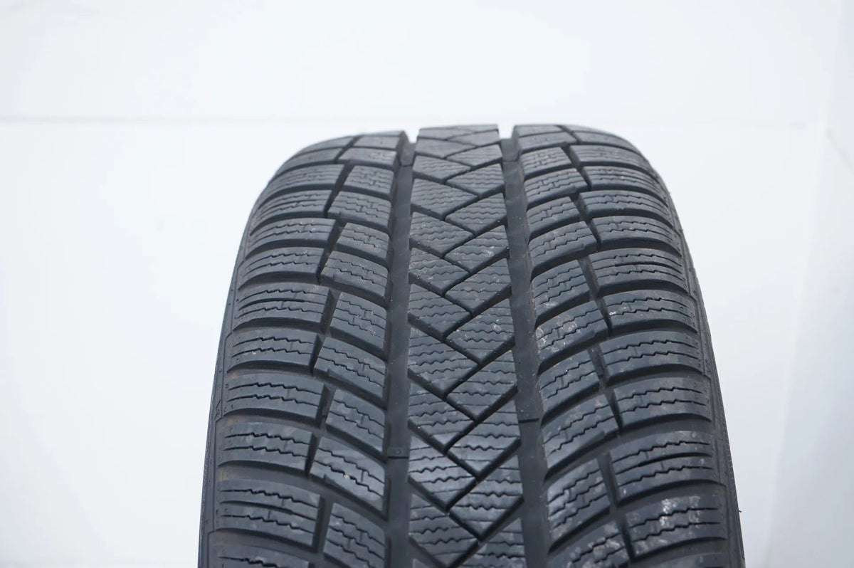 Mercedes AB Class W177 B247 All-weather tires, all-season, 18 inch Detailansicht 9