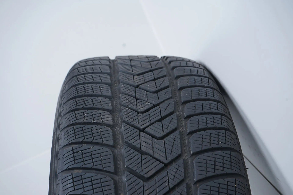 Land Rover Range Velar winter tires/wheels 255/55/19 inch Detailansicht 12