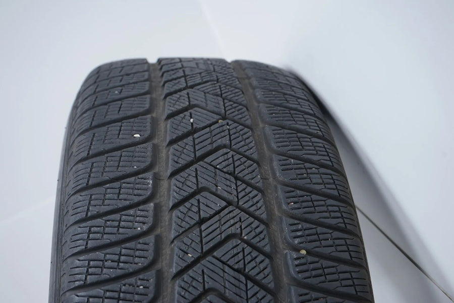 Jaguar F-Pace winter tires/wheels 255/60 R18 HK83-1007-AA
