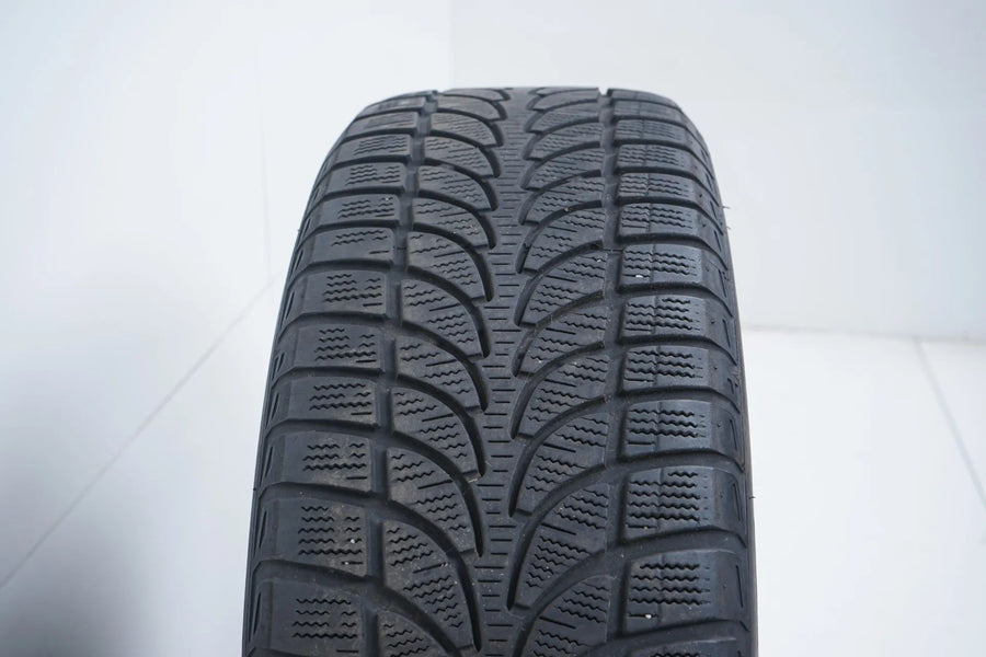 2 pneus d'hiver Bridgestone 235/60/18 pouces DOT 19/15 MO, profondeur de sculpture d'environ 4 mm