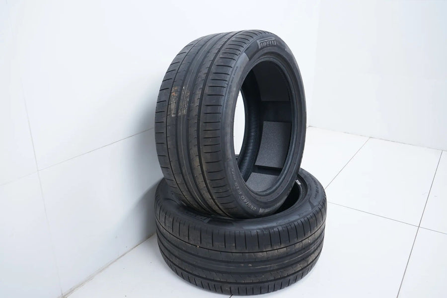 2x Summer tires 285 40 19 inch approx. 4 mm Pirelli P Zero DOT19 MO