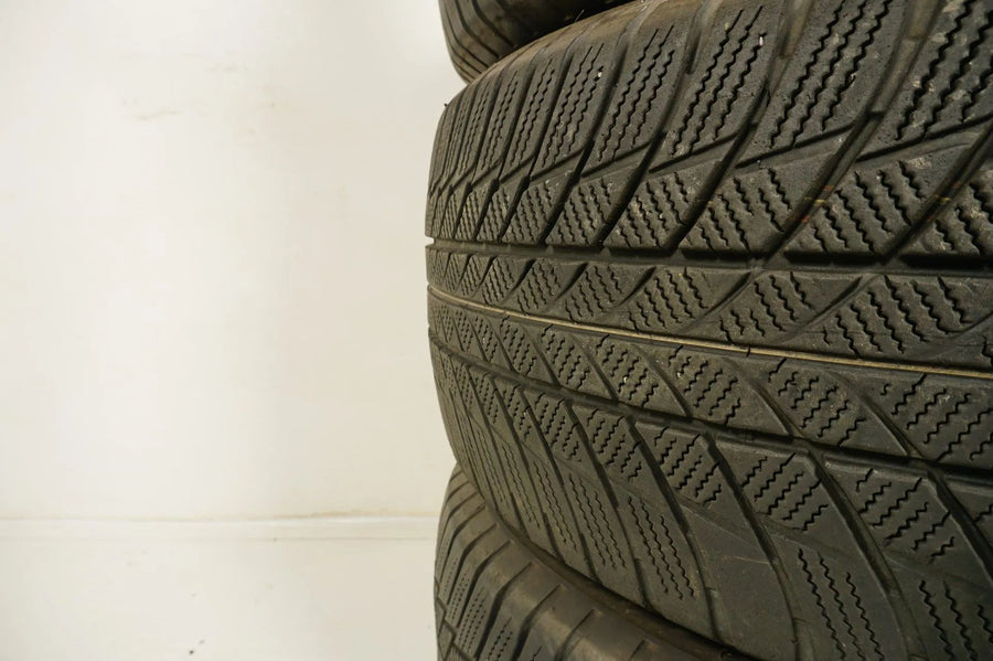 4 x Winterreifen Bridgestone 245 50 19 Zoll DOT18 Bmw* ca.5mm RFT