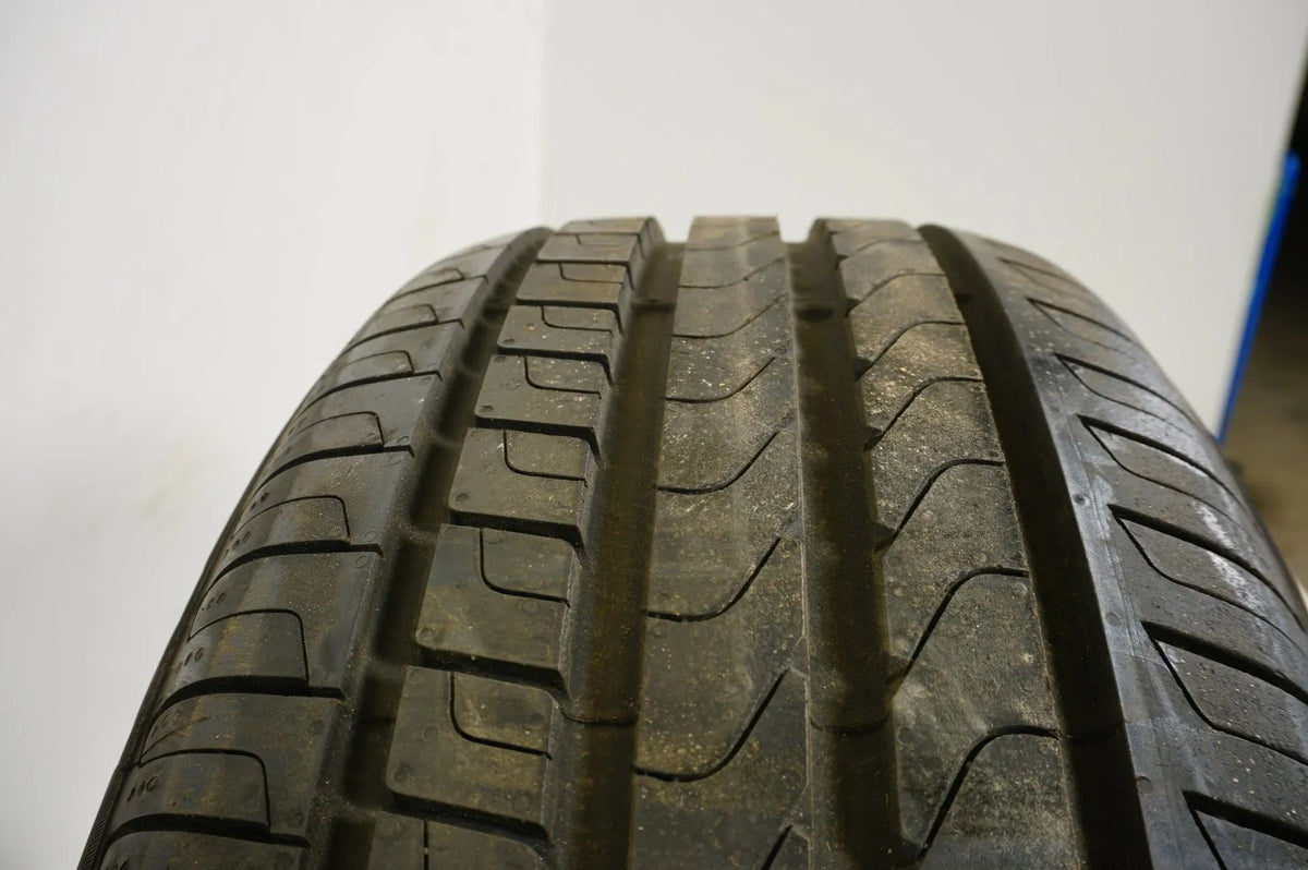 2 x Like New Summer Tires 235 50 20 inch Pirelli DOT18 MO Detailansicht 6