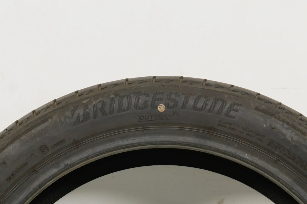 1x Sommerreifen Bridgestone 235 45 20 Zoll DOT18 MO ca.4mm Detailansicht 2