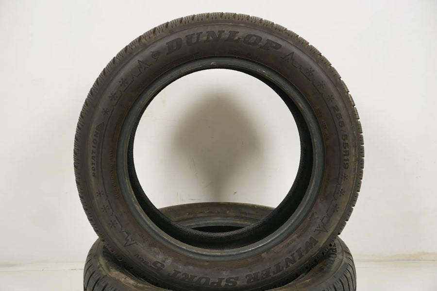 2x Like New Dunlop Winter Tires 255 55 19 inch approx. 7.5 mm DOT18 MO