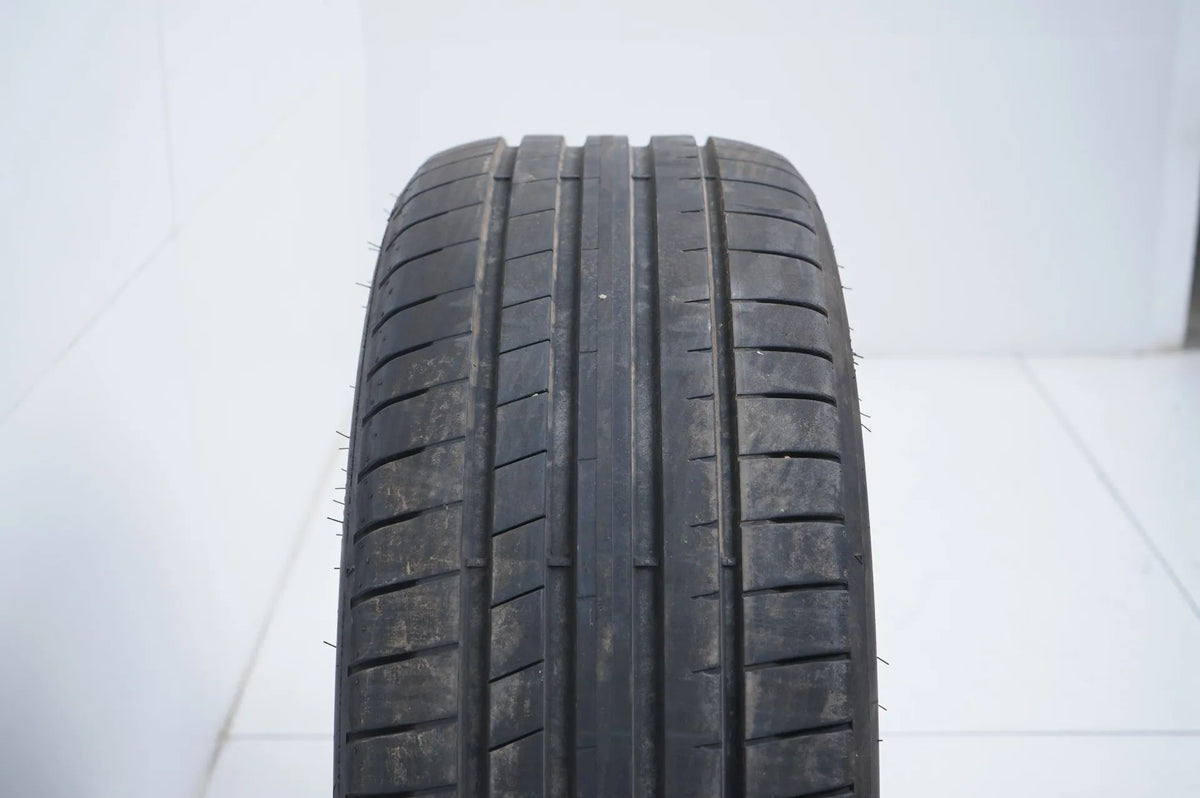 1x Dunlop summer tire 225 45 19 inch DOT17 BMW* approx. 6mm tread depth RFT Detail view 6