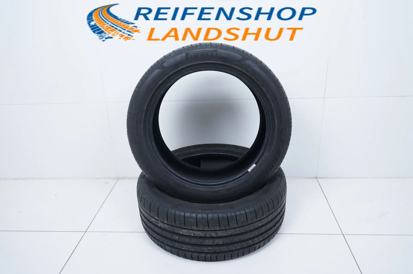 2 x Summer tires 255 45 19 inch Pirelli DOT22 approx. 7 mm MO