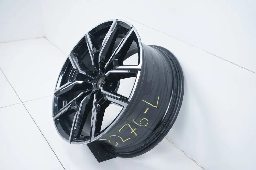 1 x Original BMW 4 Series i4 G26 Alloy Wheel 19 Inch 859M 8747305 9J ET42 Detail view 3